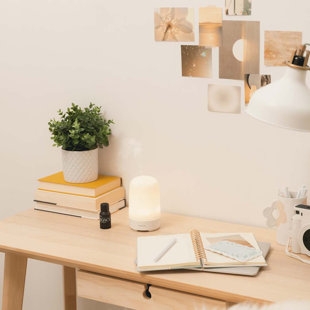 Vitruvi Vitruvi Glow Diffuser and Essential Oil Bundle Set - 1414-02 White