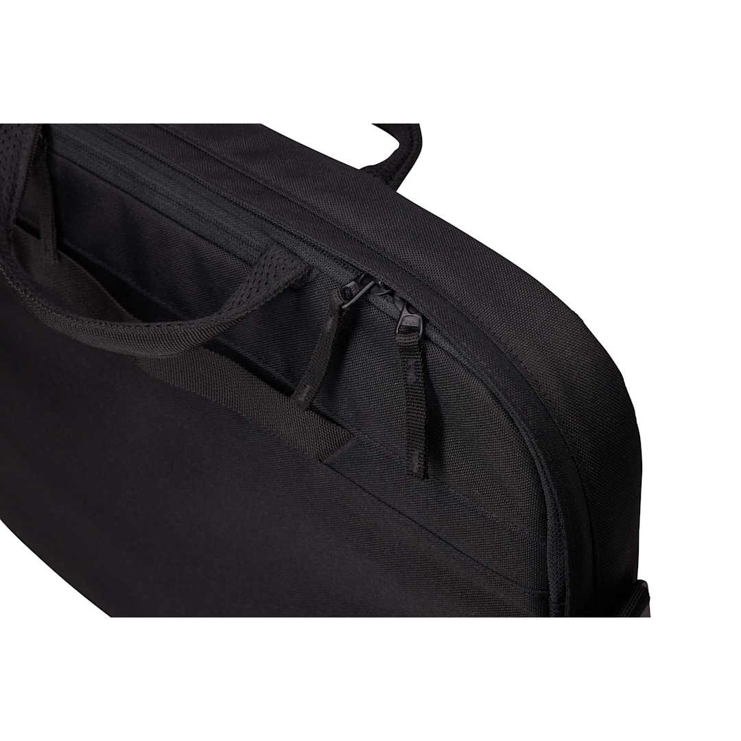 Case Logic Invigo Recycled 16” Messenger Bag - 8151-61