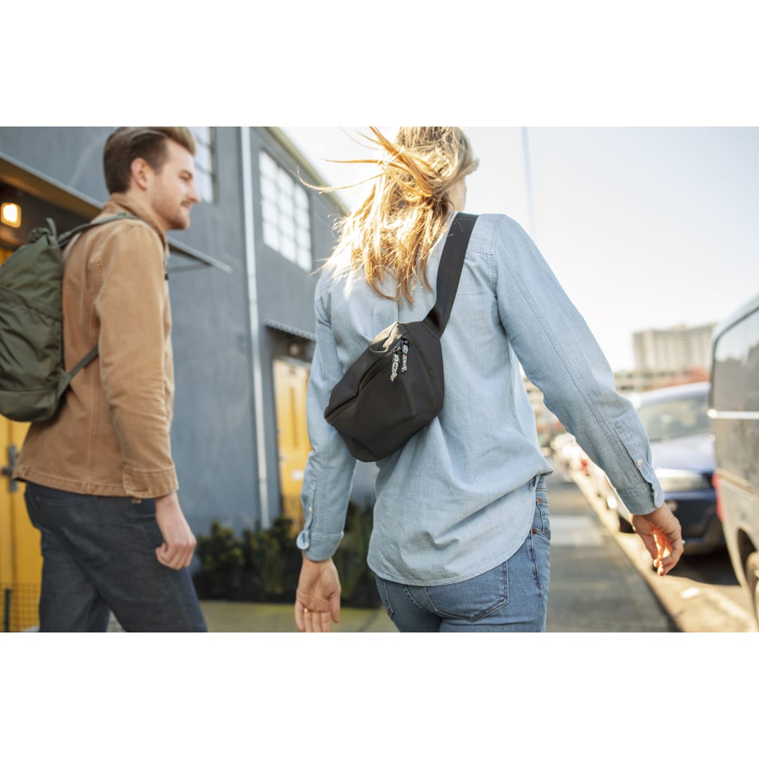 CamelBak CamelBak Pivot RPET Belt Sling - 1627-59 Black