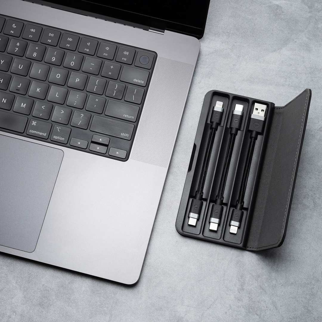 mophie mophie Cable Travel Kit - 7124-28 Black