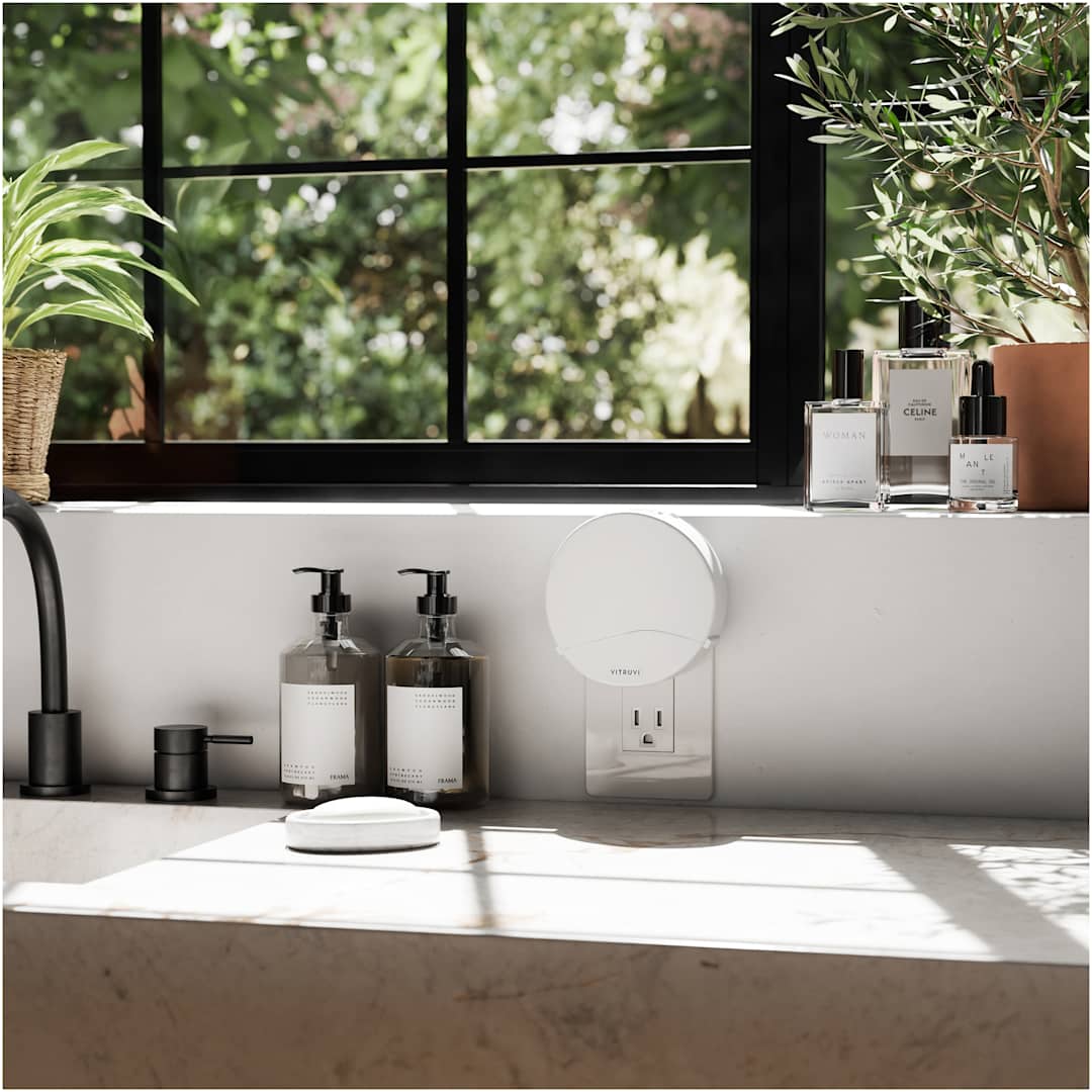 Vitruvi Vitruvi Plug-In Wall Diffuser + 1 Oil Bundle - 1414-03 White