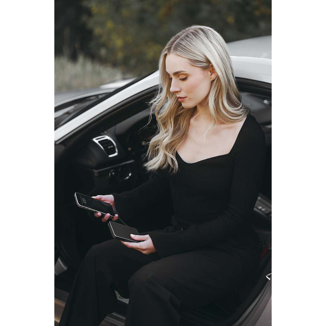 mophie mophie® Powerstation® Mini with Integrated Cable - 7124-30 Black