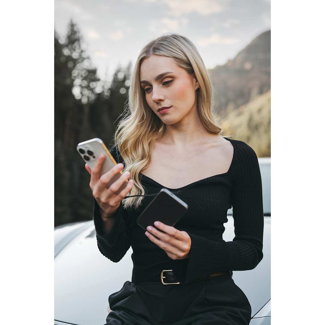 mophie mophie® Powerstation® Mini with Integrated Cable - 7124-30 Black