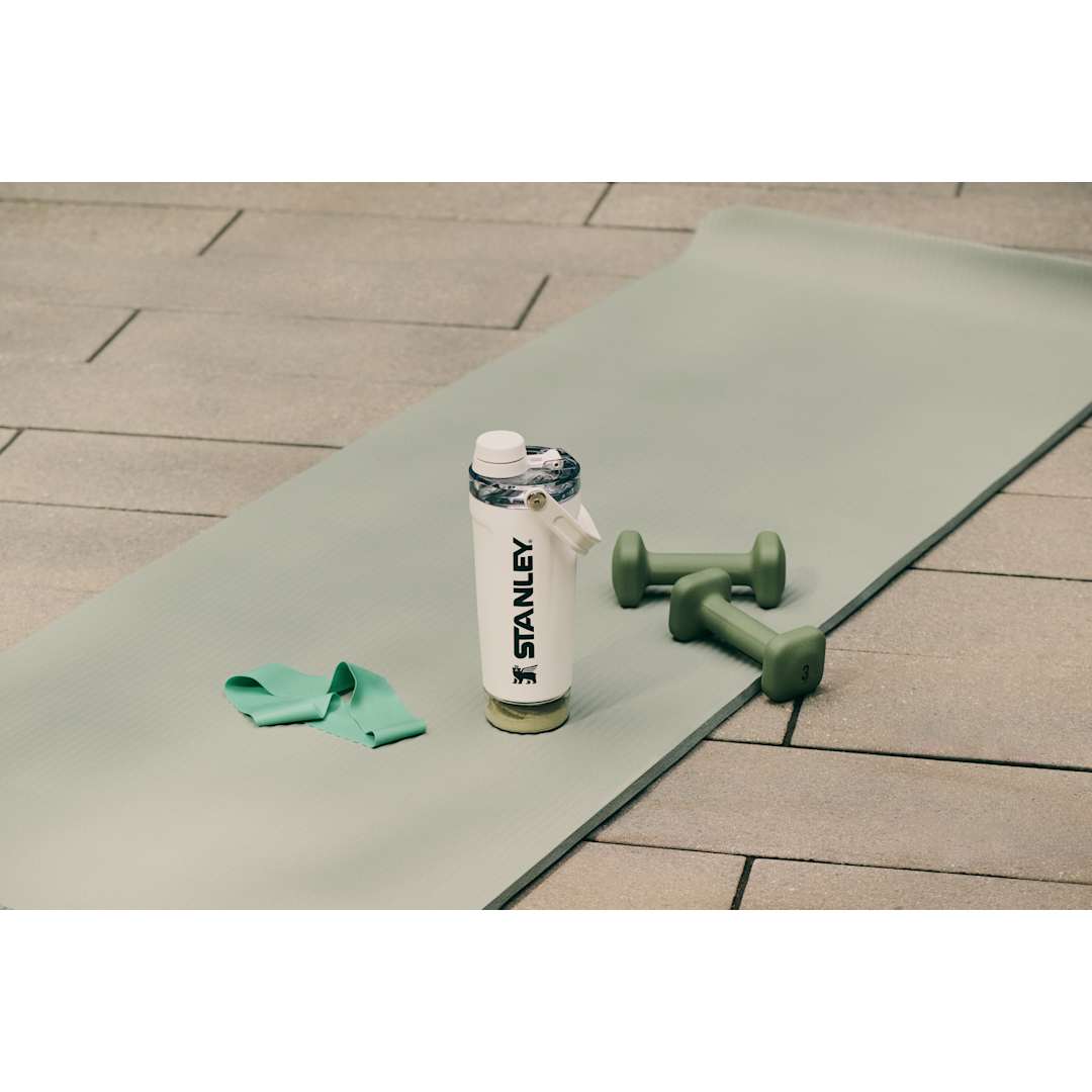 Stanley Stanley Activate Shaker Bottle 20oz - 1603-37 White