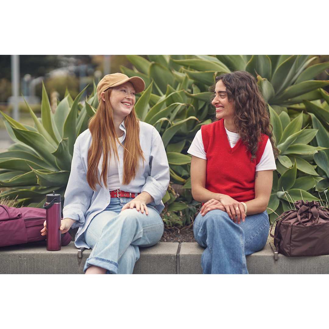 Hydro Flask Hydro Flask® Lightweight Bottle w/ Straw Lid 24oz - 1601-87 Red