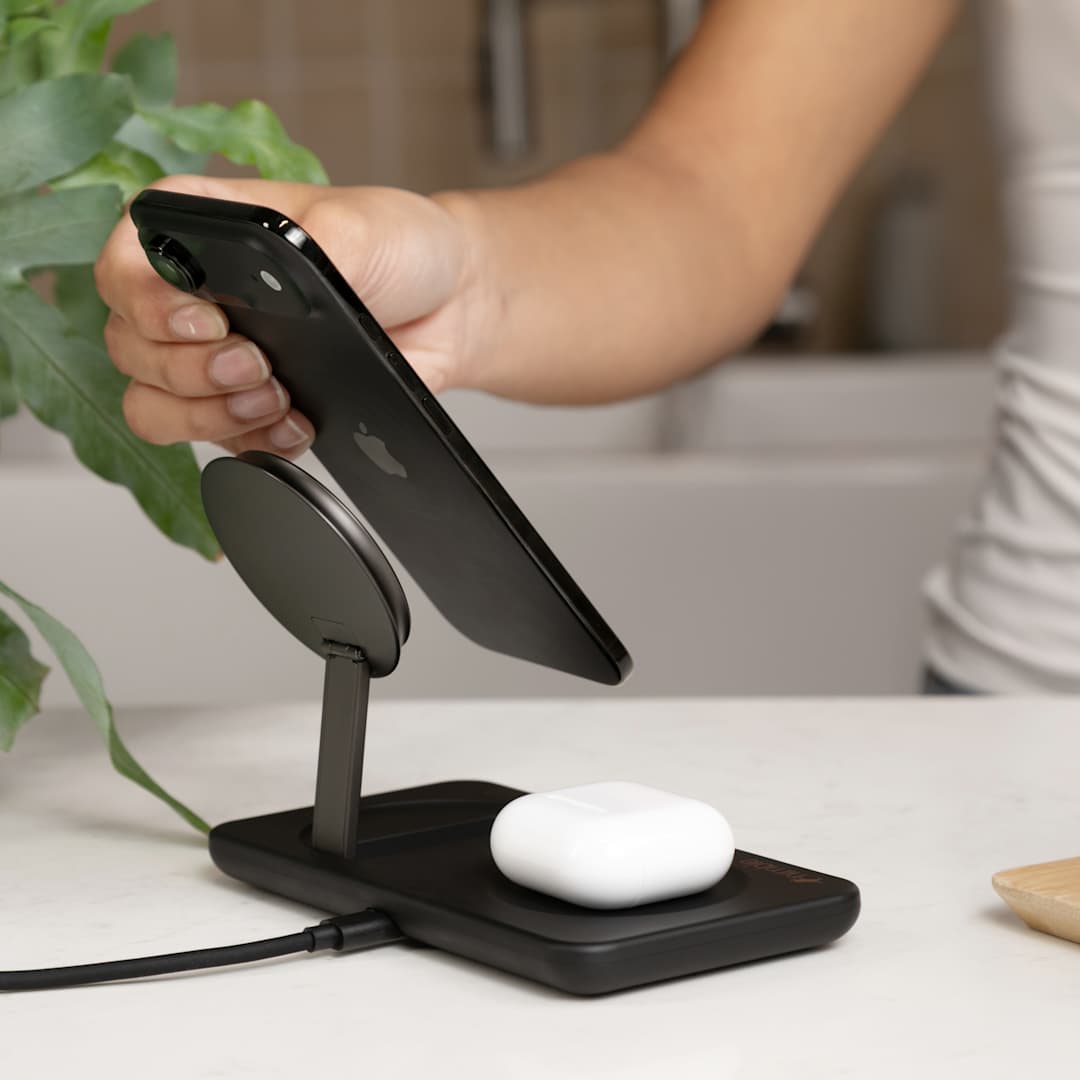 Nimble Nimble Podium 2-in-1 Wireless Charging Stand - 7125-10 Black