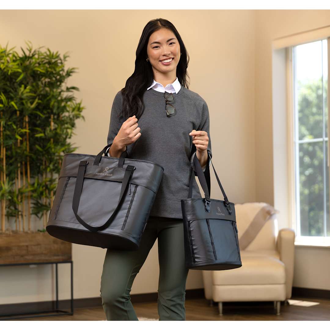 Hydro Flask Hydro Flask® Midi 20L Insulated Tote - 1601-17 Black