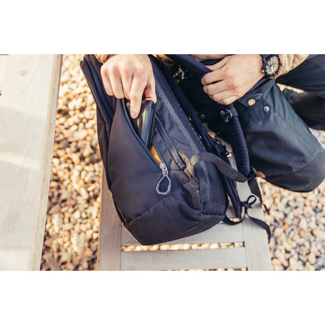 Gregory Gregory Rhune 22 Backpack - 1977-17 Black