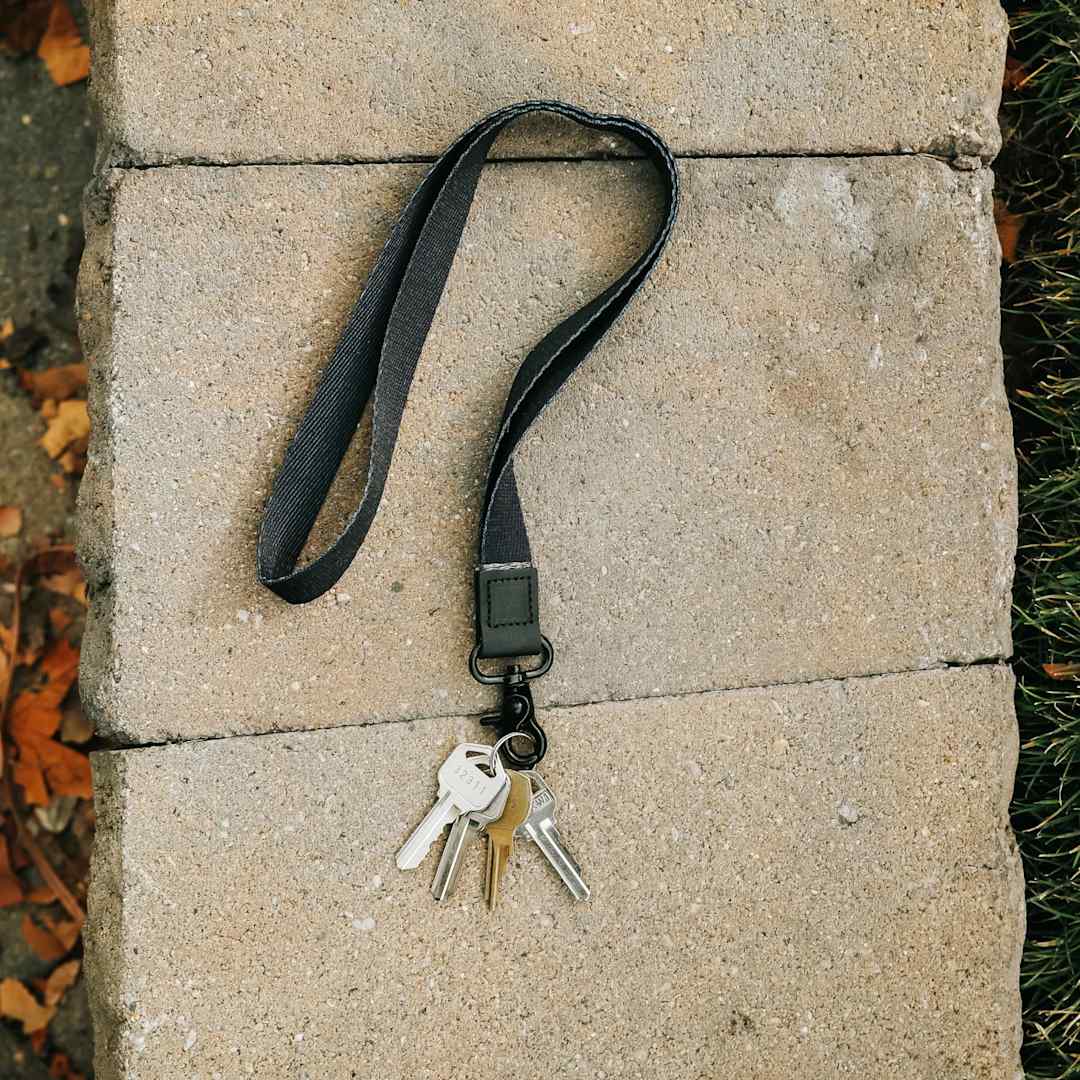 Thread Wallets Thread Wallets Neck Lanyard - 2015-01 Black