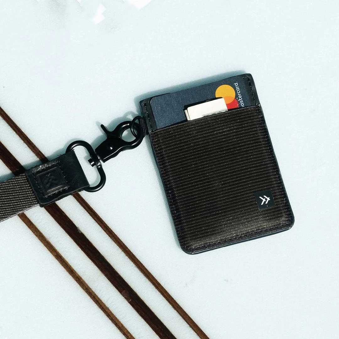 Thread Wallets Thread Wallets Vertical Wallet - 2015-03 Black