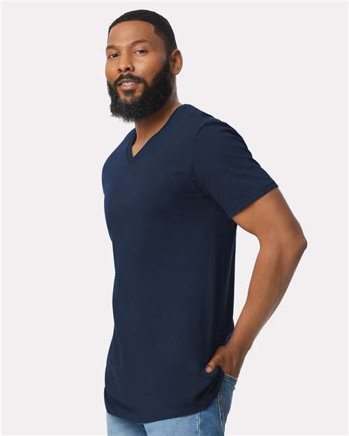 Gildan Unisex Softstyle® V-Neck T-Shirt - 64V00 Navy