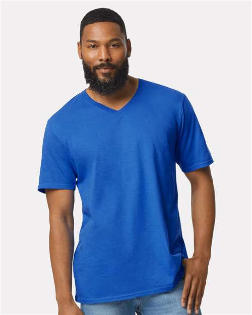 Gildan Unisex Softstyle® V-Neck T-Shirt - 64V00 Royal