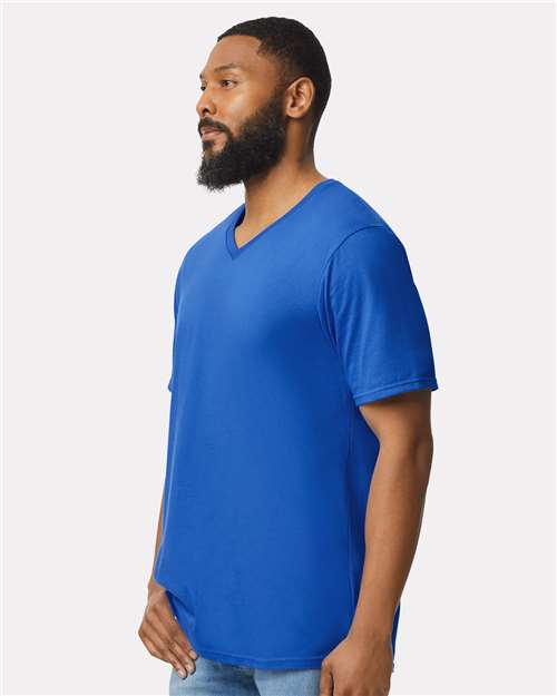 Gildan Unisex Softstyle® V-Neck T-Shirt - 64V00 Royal
